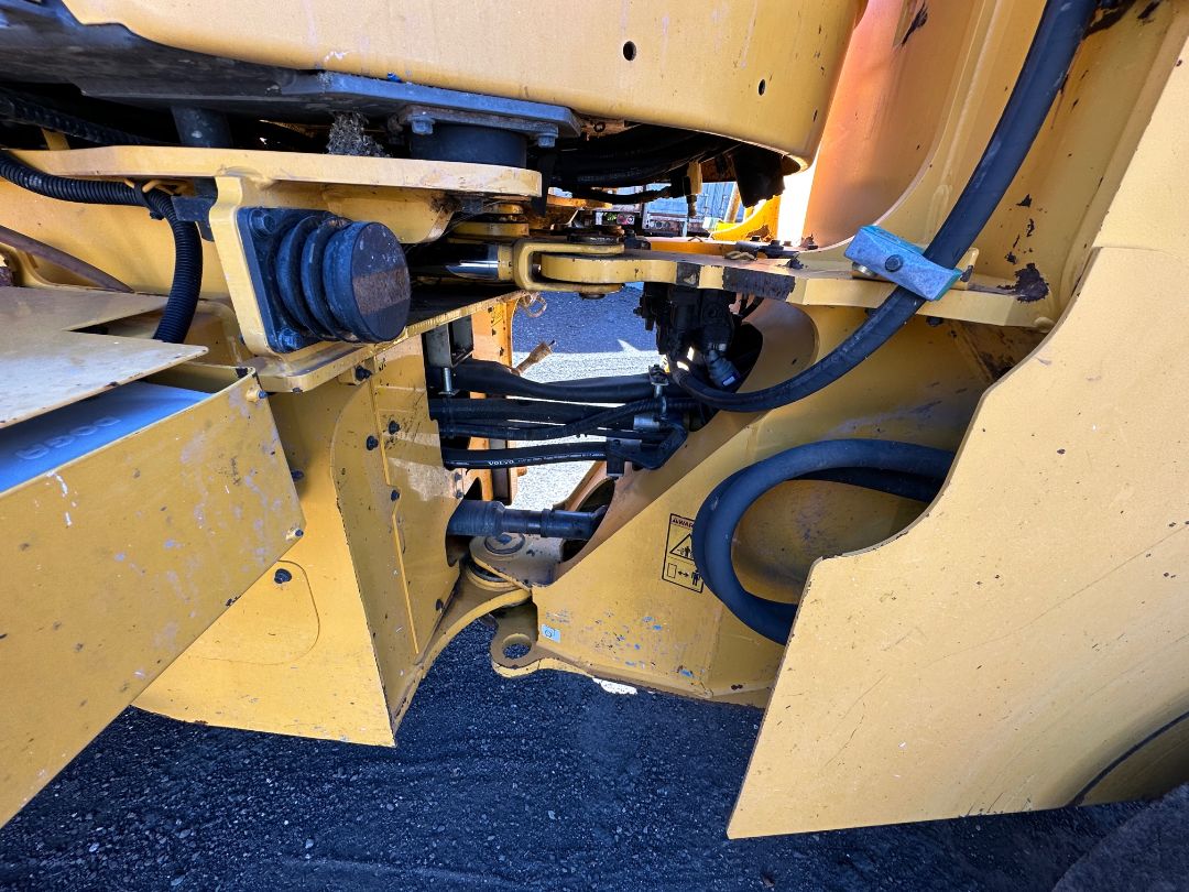 2013 VOLVO L120G - Image 21